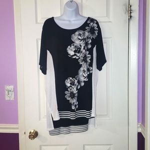 Womens black floral short sleeve top
